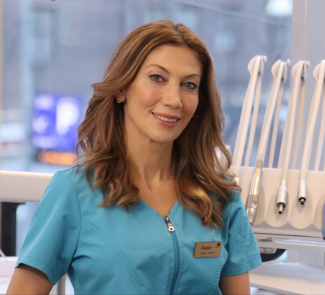 Alaleh tarahomi Best Dentist in Stockholm, bästa Tandläkare i Stockholm